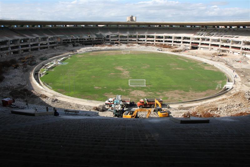Arquivo:Maracana em obras.jpg