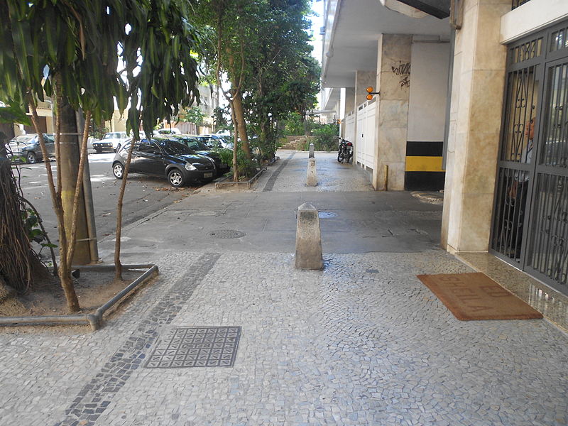 Arquivo:Rua Gago Coutinho (3).jpg