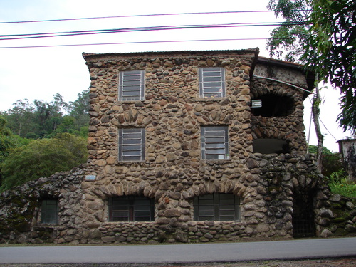 Arquivo:Casa de pedra.jpg