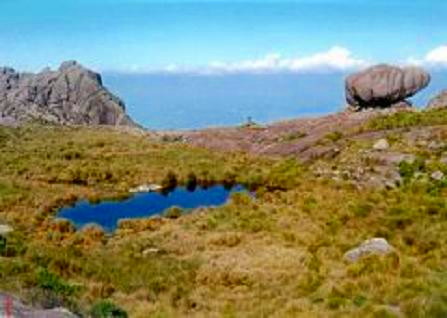 Arquivo:Tres picos.jpg